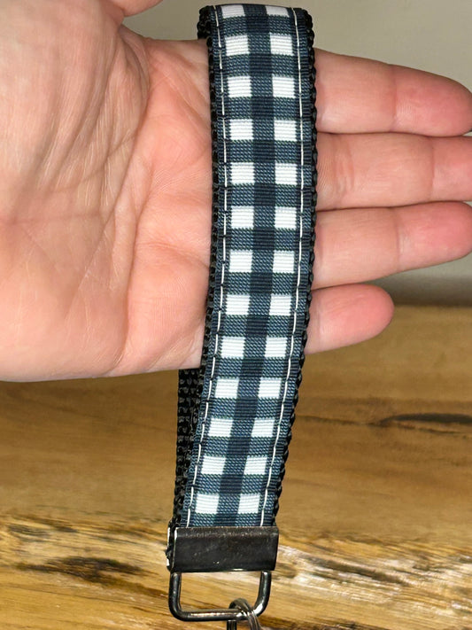 Black & White Checks Keychain / Handle