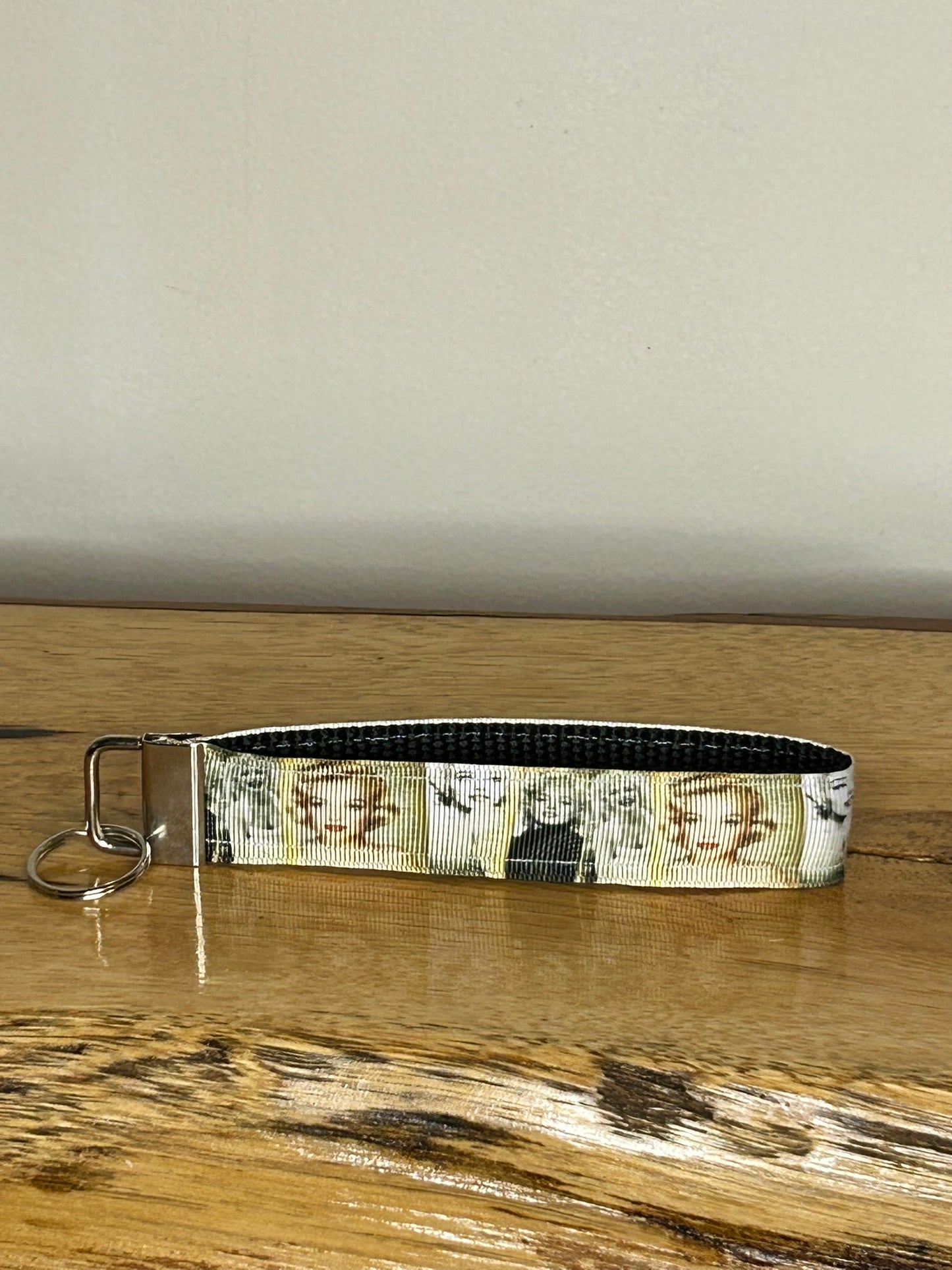 Ms. Marilyn Keychain / Handle