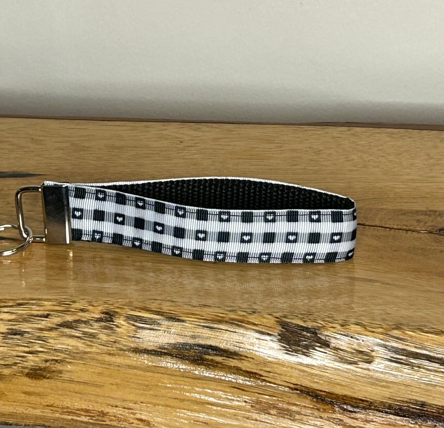 Black Heart Checks Keychain / Handle